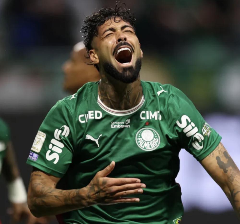 PALMEIRAS HUMILHA O CORINTHIANS COM GOLEADA DE 4 A 1, ENCOSTA NO FLAMENGO E AFUNDA RIVAL NA CRISE