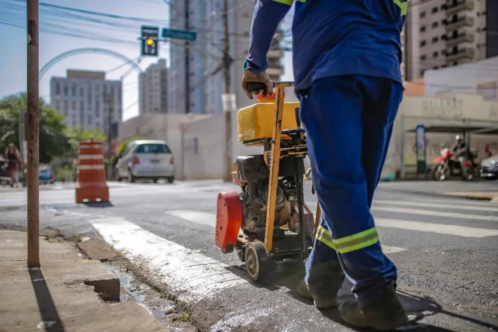 Recapeamento avança em Ribeirão Preto e reacende debate sobre qualidade das vias na cidade