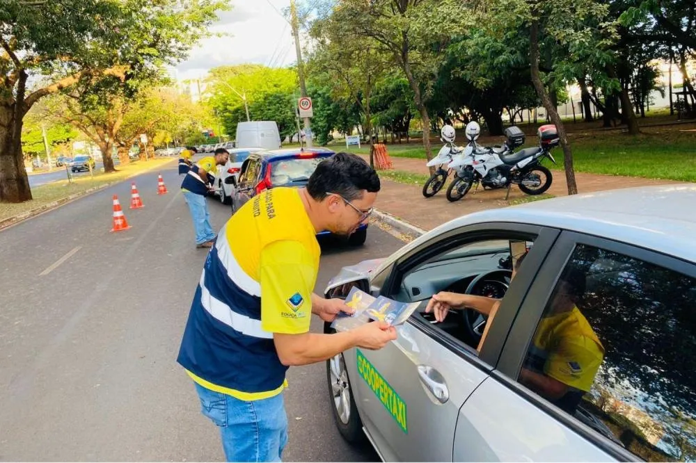 BLITZ EM AVENIDA, BARES E FACULDADE ACENDE ALERTA SOBRE MORTES NO TRÂNSITO EM RIBEIRÃO PRETO