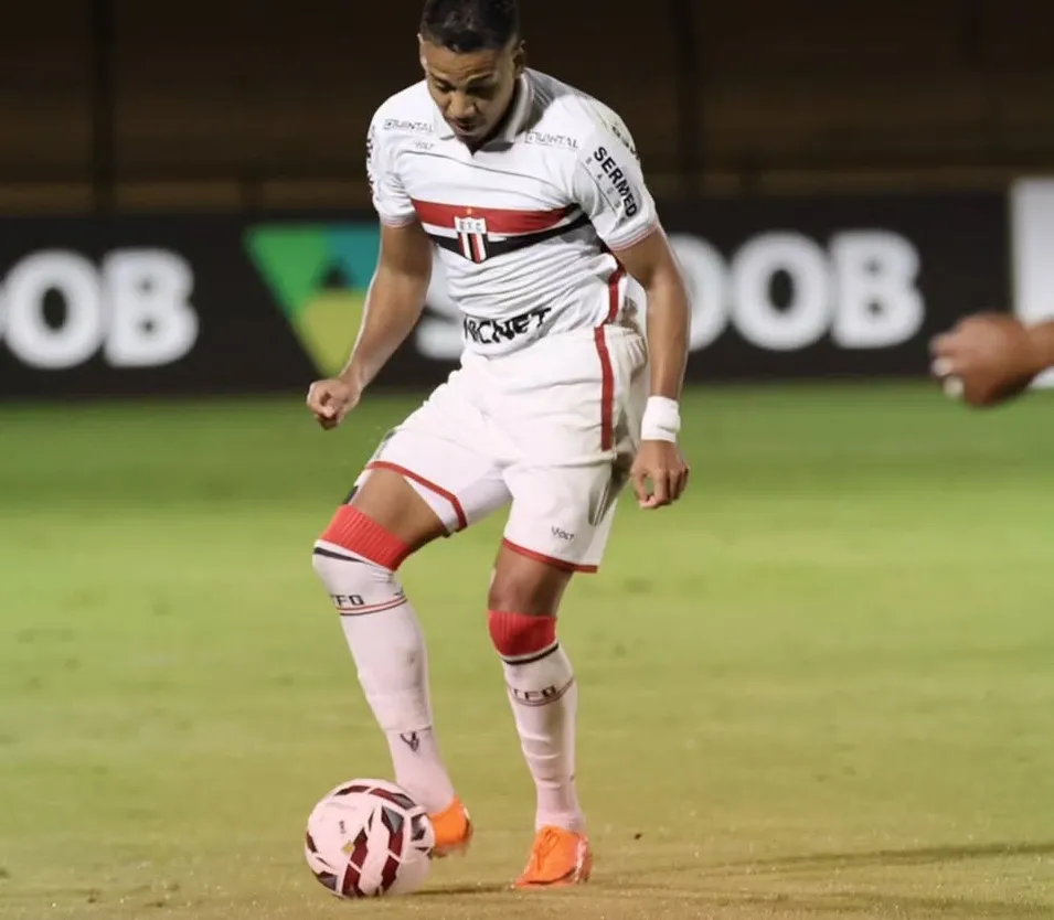 BOTAFOGO-SP PERDE MAIS UMA E ACENDE ALERTA NA SÉRIE B APÓS SEXTO JOGO SEM VITÓRIA