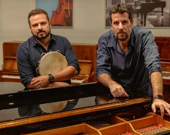 SESC RIBEIRÃO PRETO RECEBE ESPETÁCULO QUE UNE PIANO, PERCUSSÃO E DANÇA EM HOMENAGEM À MÚSICA BRASILEIRA
