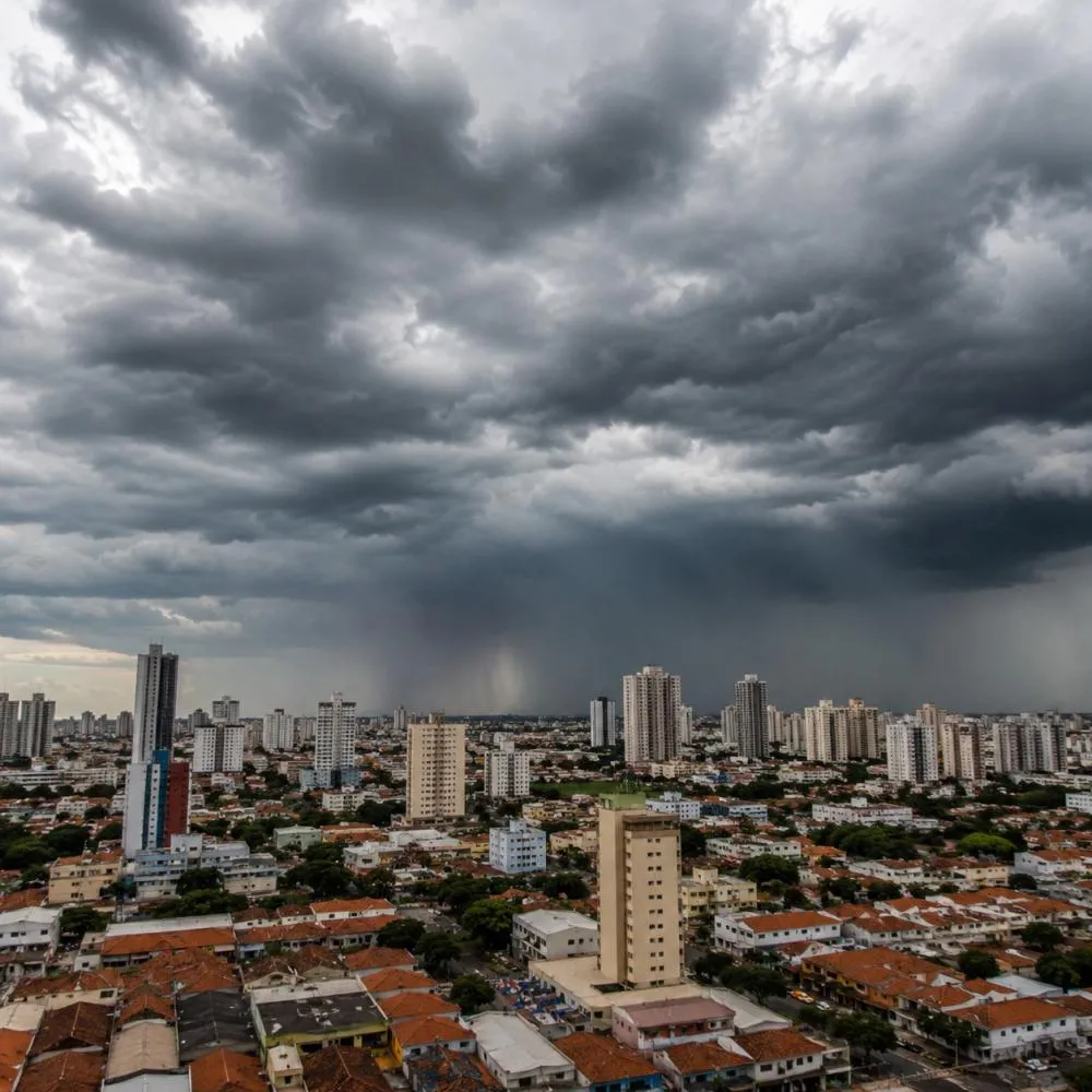 TEMPORAIS PODEM ATINGIR RIBEIRÃO PRETO E INTERIOR DE SP COM RISCO DE VENTO FORTE E GRANIZO