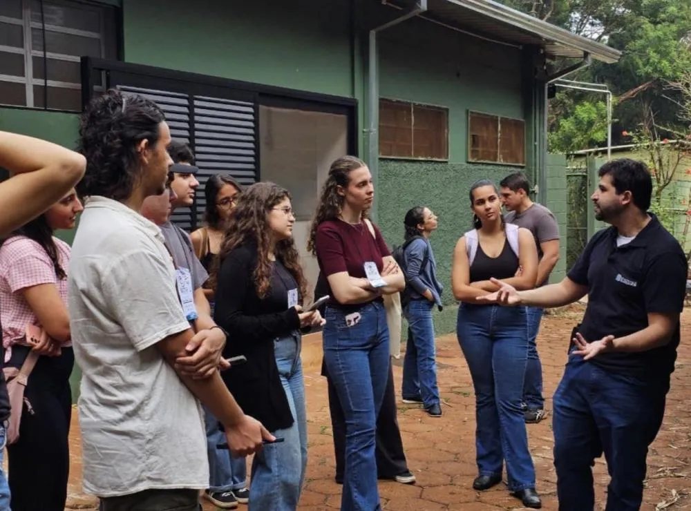 MAUS-TRATOS E TRÁFICO DE ANIMAIS VIRAM ALERTA EM VISITA TÉCNICA DA UNESP AO CETRAS DE RIBEIRÃO