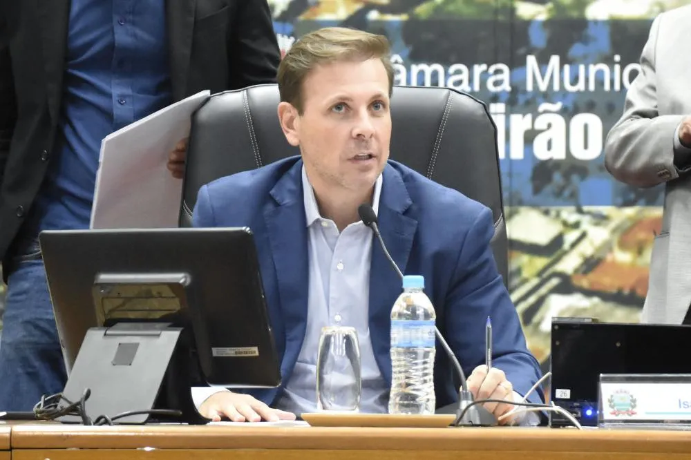 PROJETO NA CÂMARA DE RIBEIRÃO PRETO QUER BARRAR CONTEÚDOS SOBRE CRIME, DROGAS E SEXUALIDADE NAS ESCOLAS