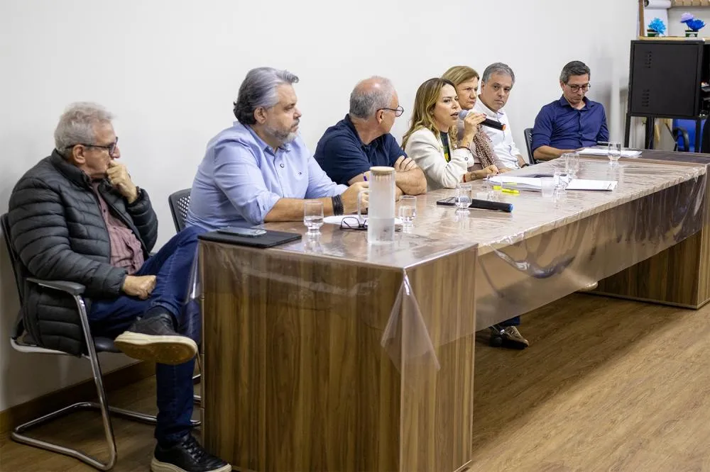 PROJETO MILIONÁRIO OU SALTO NO ESCURO? CÂMARA QUESTIONA PERMUTA COM O MARISTA