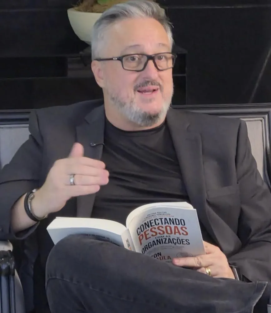 PESQUISADOR LANÇA LIVRO E DEFENDE QUE A CULTURA ORGANIZACIONAL É A CHAVE PARA O SUCESSO DAS EMPRESAS