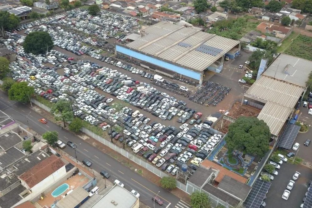 Carros apreendidos vão a leilão em Ribeirão Preto e motoristas podem arrematar veículos por valores reduzidos