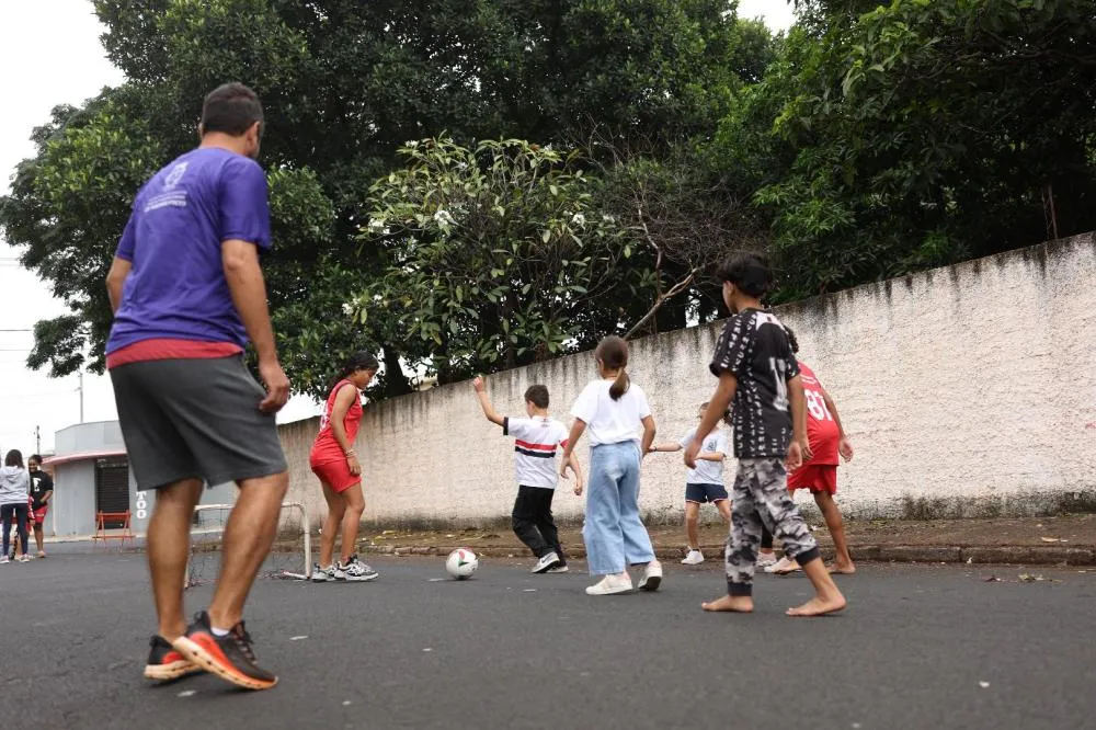 Ruas de Lazer fecha rua no Cristo Redentor e transforma domingo em palco de esporte e convivência