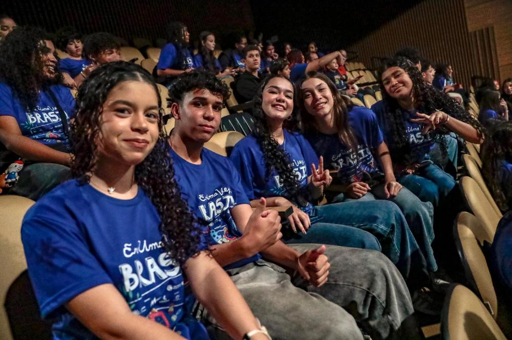 ALUNOS DE RIBEIRÃO CONQUISTAM INTERCÂMBIO EM PORTUGAL