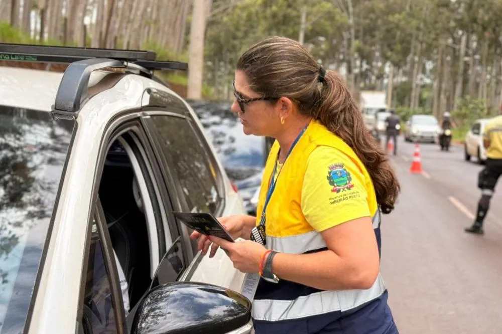 Imprudência no volante entra na mira e 123 motoristas são abordados em blitz educativa na zona Sul