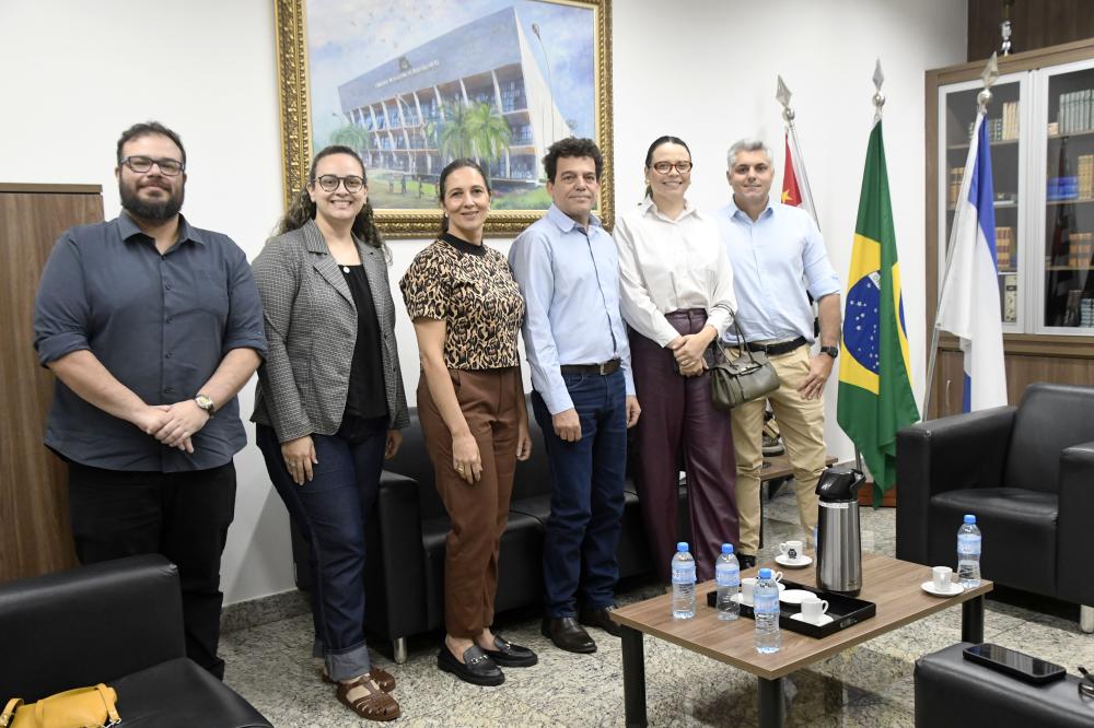 BRODOWSKI QUER LEVAR PROGRAMA CÂMARA NA ESCOLA A ESTUDANTES APÓS CONHECER PROJETO DE RIBEIRÃO PRETO