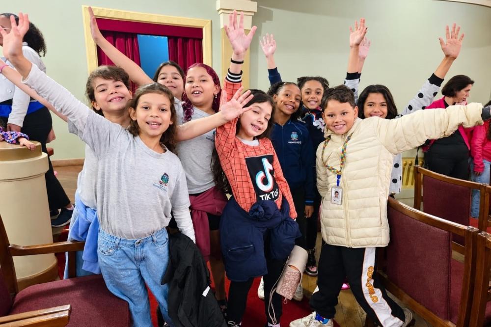 MUSICAL REÚNE MAIS DE 700 ALUNOS NO THEATRO PEDRO II NESTA SEXTA