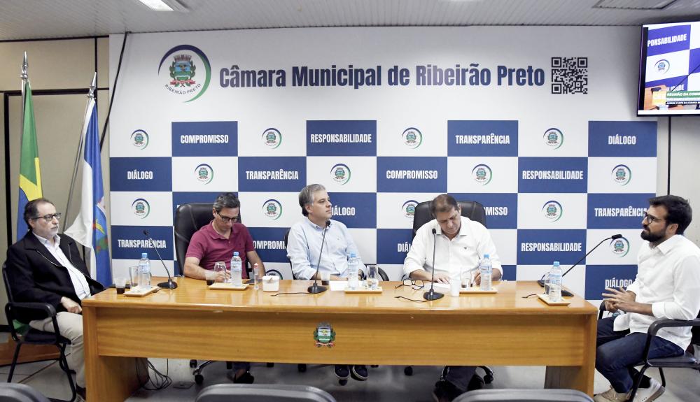 CÂMARA DEBATE USO DE DADOS E TECNOLOGIA NO FUTURO DE RIBEIRÃO PRETO