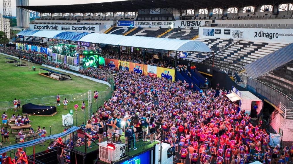 RP FOLIA REÚNE 6 MIL PESSOAS E TEM ENCONTROS INÉDITOS ENTRE ARTISTAS
