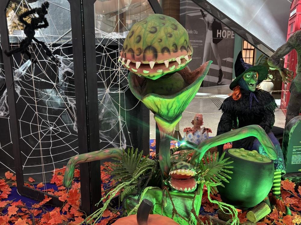 CAÇA AOS DOCES, FANTASIAS E ATÉ “PETLLOWEEN”: HALLOWEEN INVADE SHOPPING DE RIBEIRÃO PRETO